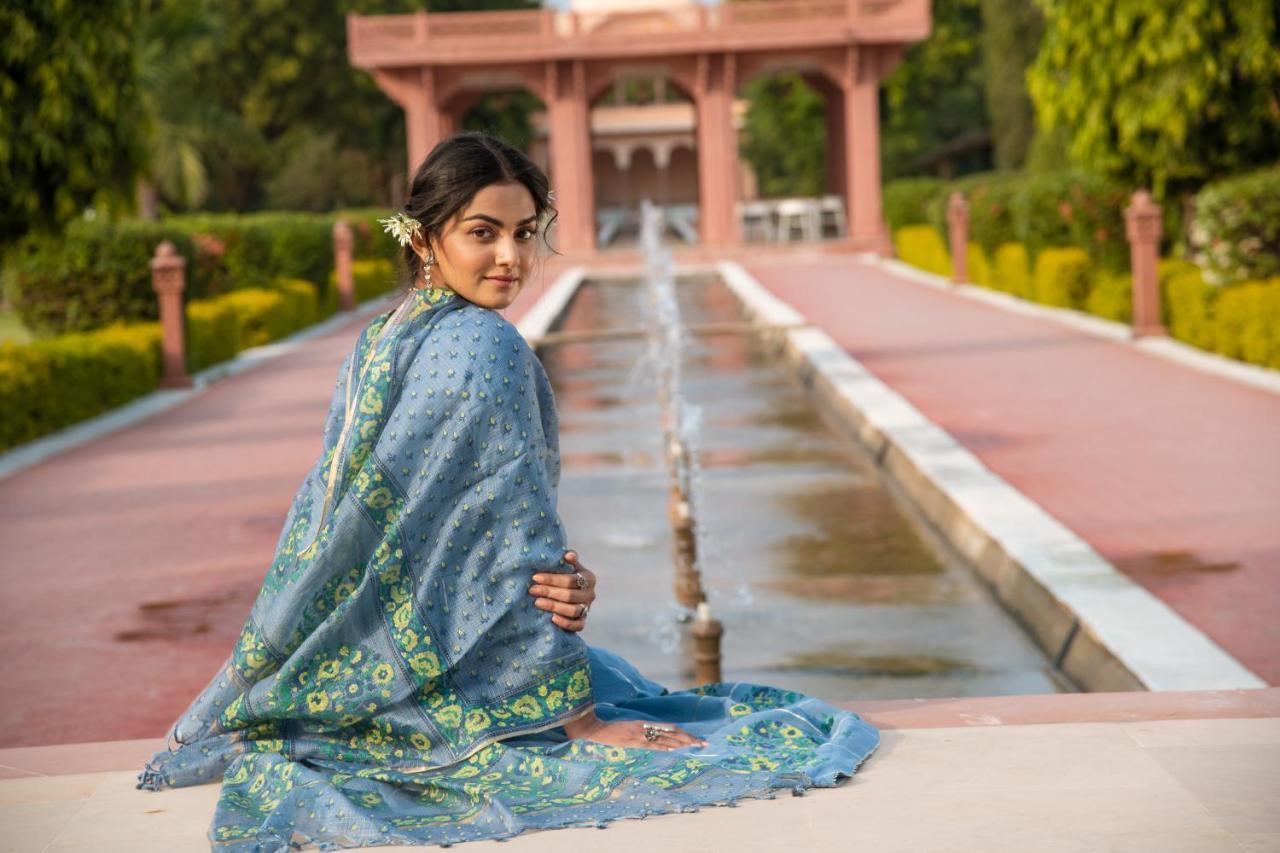 Umaid Palace - A Lakeside Heritage Palace Resort Near Jaipur Close To Bhangarh & Chand Baori Stepwell Abhaneri Dubbī Exterior foto