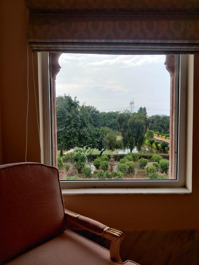 Umaid Palace - A Lakeside Heritage Palace Resort Near Jaipur Close To Bhangarh & Chand Baori Stepwell Abhaneri Dubbī Exterior foto
