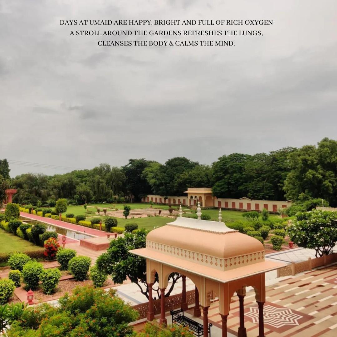 Umaid Palace - A Lakeside Heritage Palace Resort Near Jaipur Close To Bhangarh & Chand Baori Stepwell Abhaneri Dubbī Exterior foto